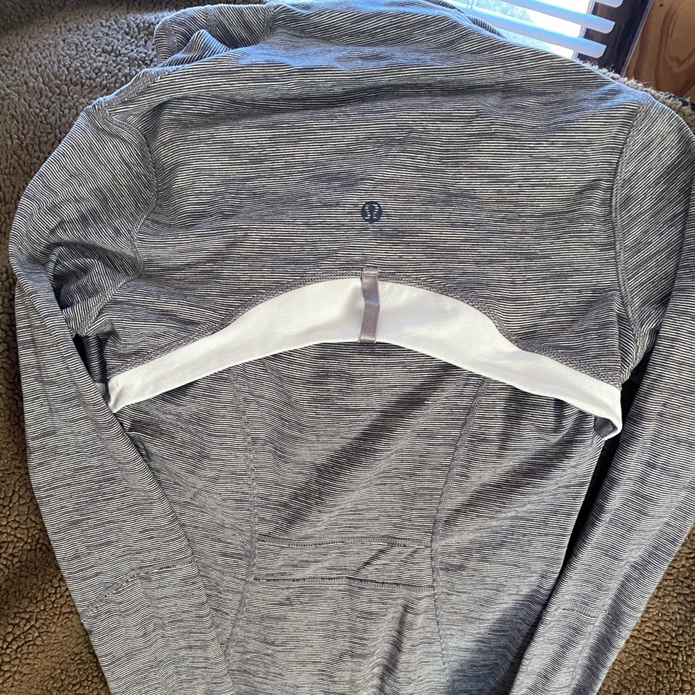 Lululemon jacket - Picture 3 of 4
